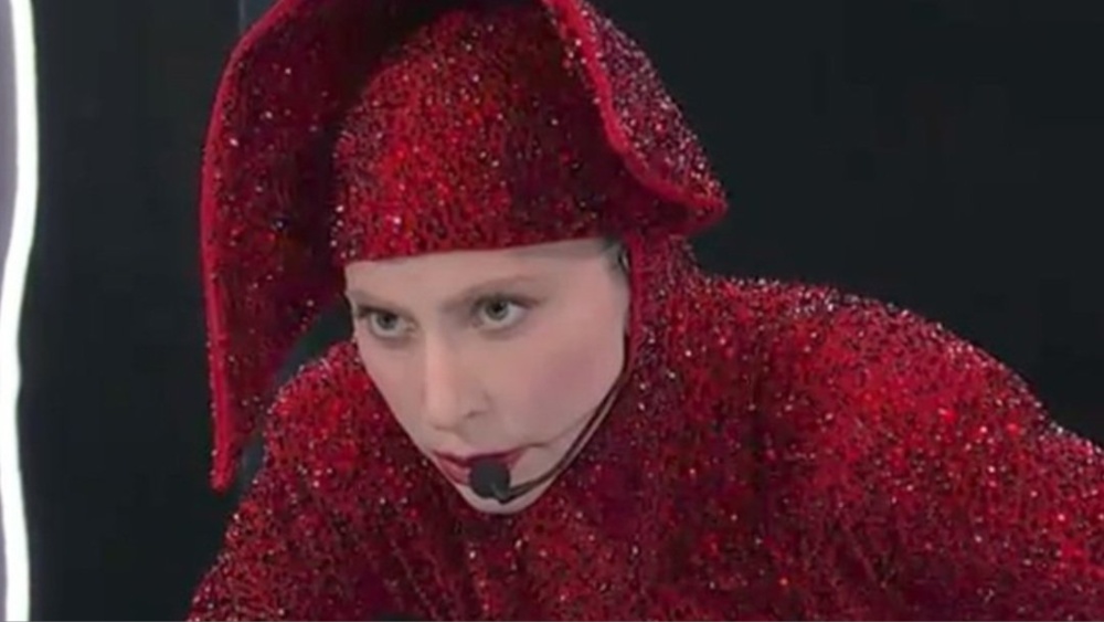 Lady Gaga Sings On SNL Sketches & Performs Abracadabra & Killah