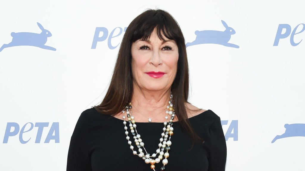 Anjelica Huston Reveals Private Cancer Battle