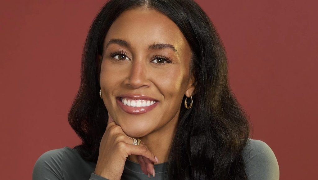 ‘The Bachelor’ Star Litia Garr Signs With Smith&Saint