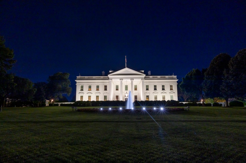 Trump Snub Snubbed At 2025 White House Correspondence Dinner