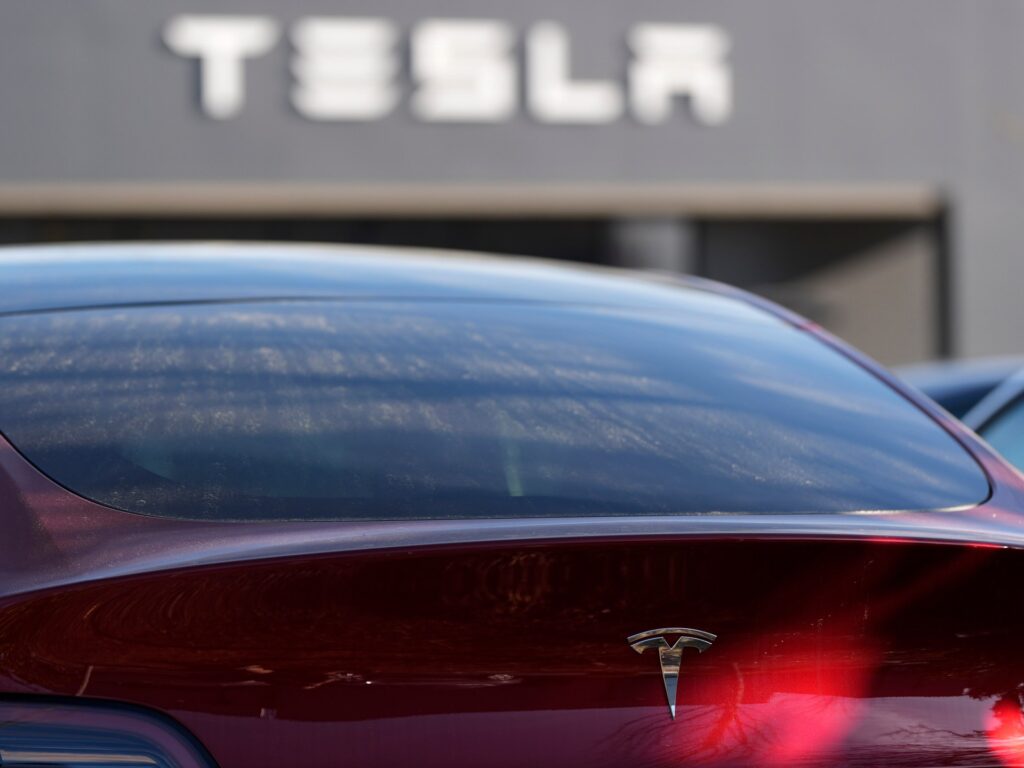 Tesla faces safety investigation due to defective door handles | Business and Economy News