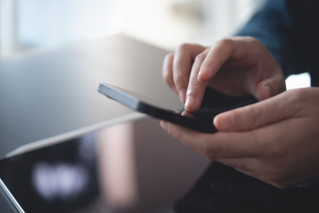 Dedicated mobile apps for vibe coding have not been able to gain traction so far