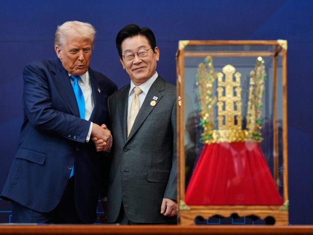 South Korea presents gift to President Trump as it works on more flexible trade deal | Donald Trump News
