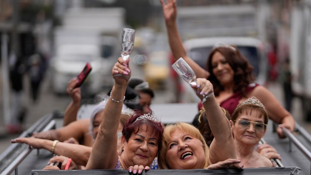 Colombian grandmothers get the Quinceañera they’ve never had before