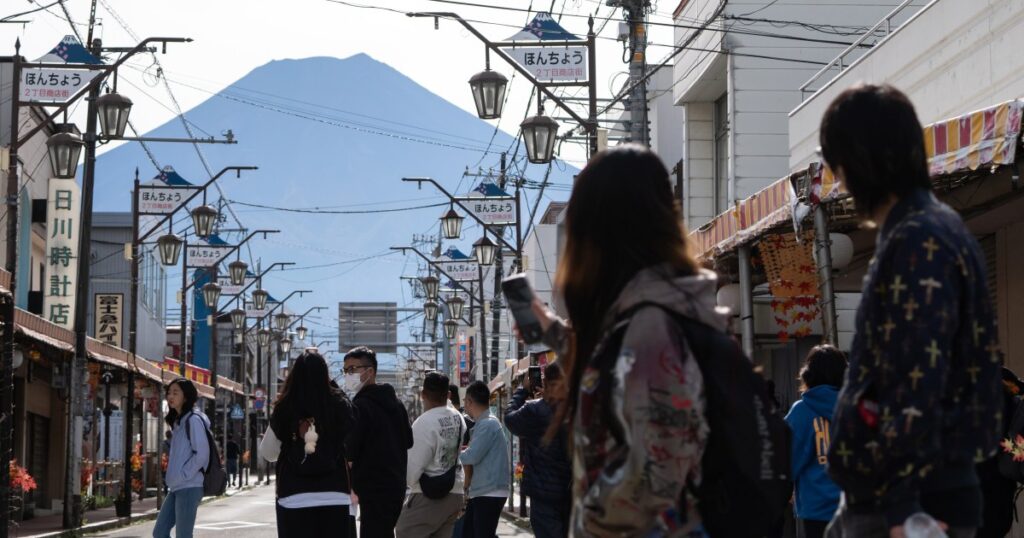 Japanese tourism stocks plummet due to conflict with China | Business and economic news