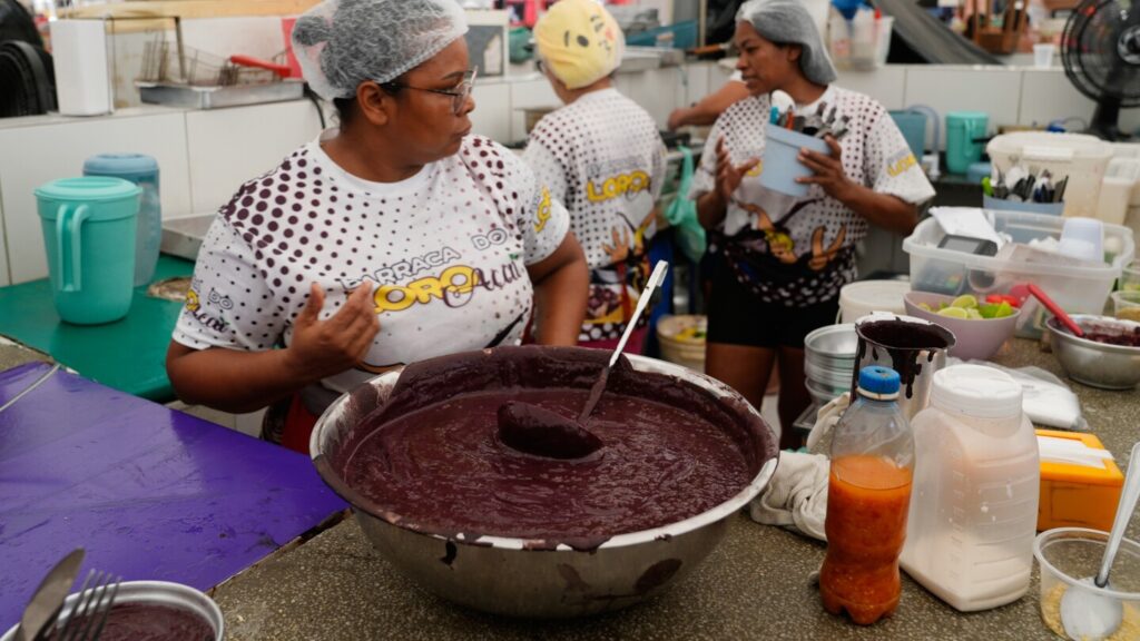 Traditional acai berry dish surprises visitors at Brazil Climate Summit
